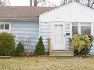 621 N Indiana Ave, Lindenhurst, NY 11757