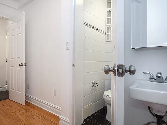 5th image of 27 W 96th St APT 5A