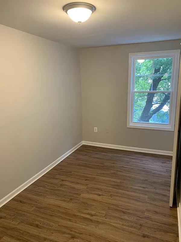 2 bed, 1.0 bath, $2,025 — Photo 3