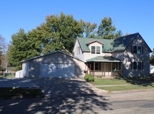 302 S Prospect St, Maquoketa, IA 52060