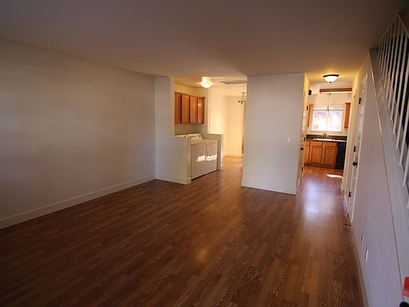 4th image of 1014 Glenwood Way #2
