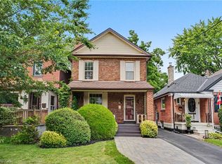 18 Elma St, Etobicoke, ON M8V 1X8