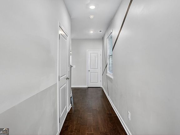 2nd image of 1553 Spring Hollow Way