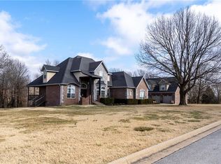 18372 Pepper Hills Dr, Siloam Springs, AR 72761