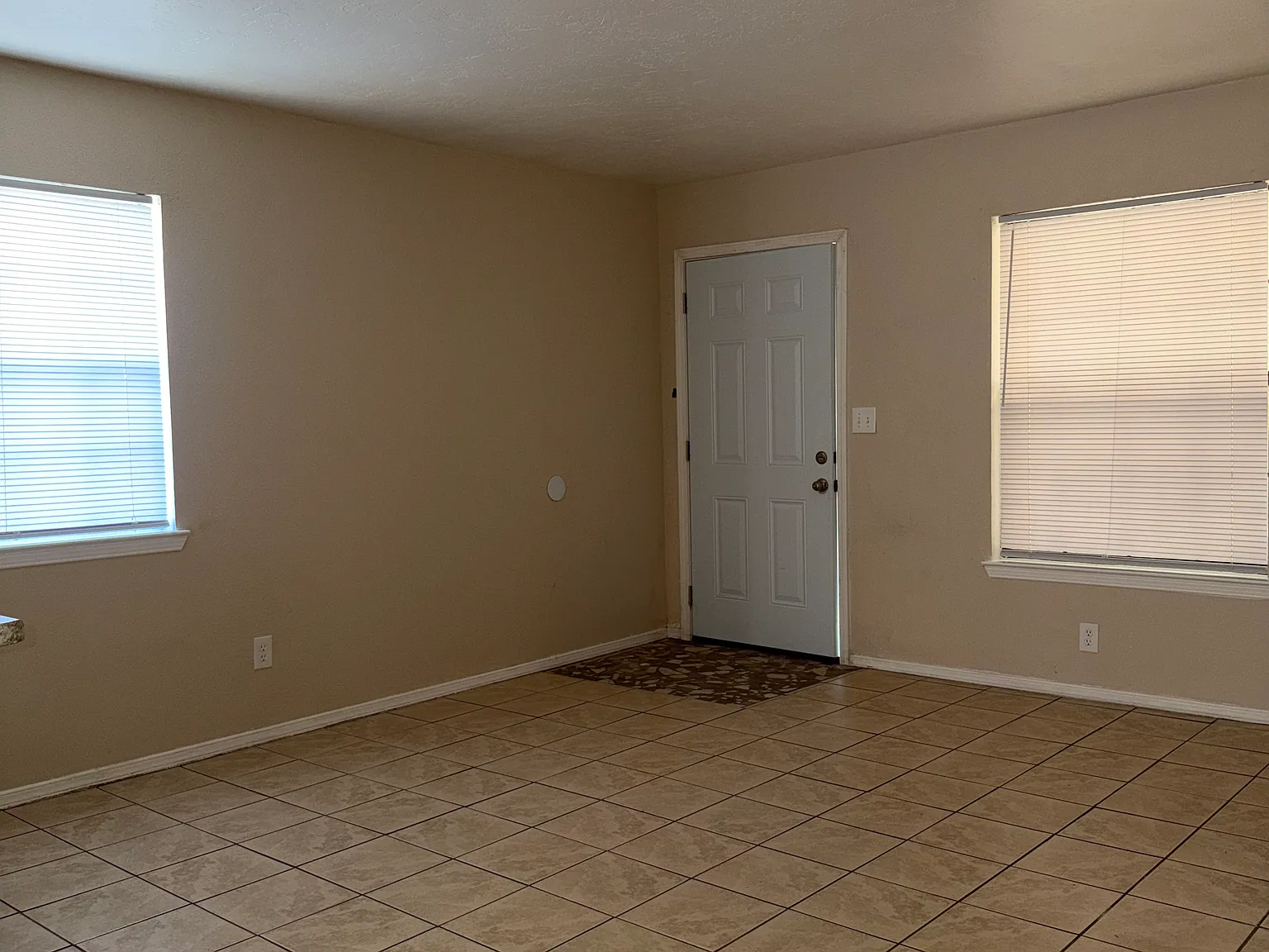 2 bed, $945 — Photo 2
