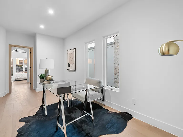 1506 Holly Ave — Photo 8