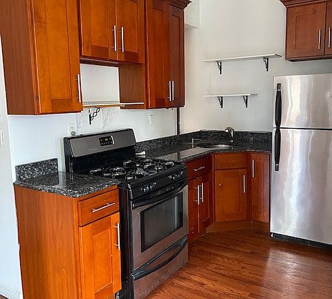 3rd image of 271 W 119th St APT 4E