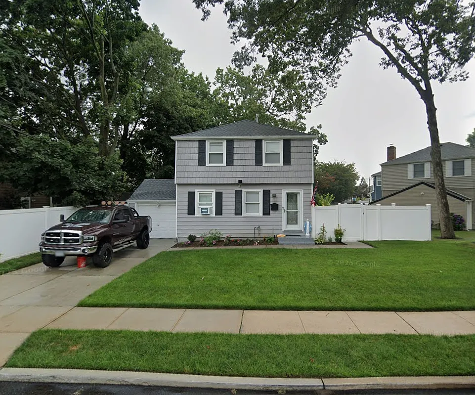 4 bed, 2.0 bath, 1900 sqft, $4,500 — Photo 1