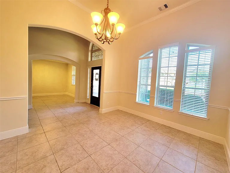 5822 Crawford Hill Ln — Photo 3