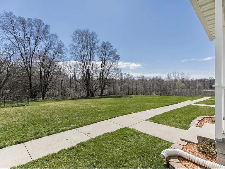 1707 Randall Dr — Photo 16