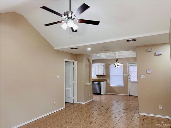 3rd image of 2105 W Western Dr APT 3