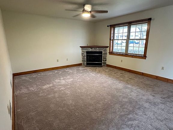 5th image of 219 Spencer Ave