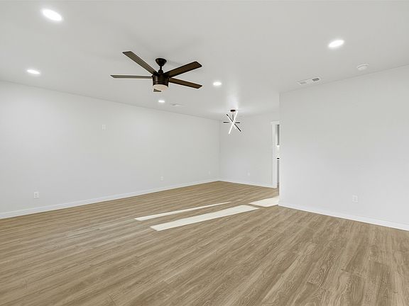 5th image of 502 Madison St