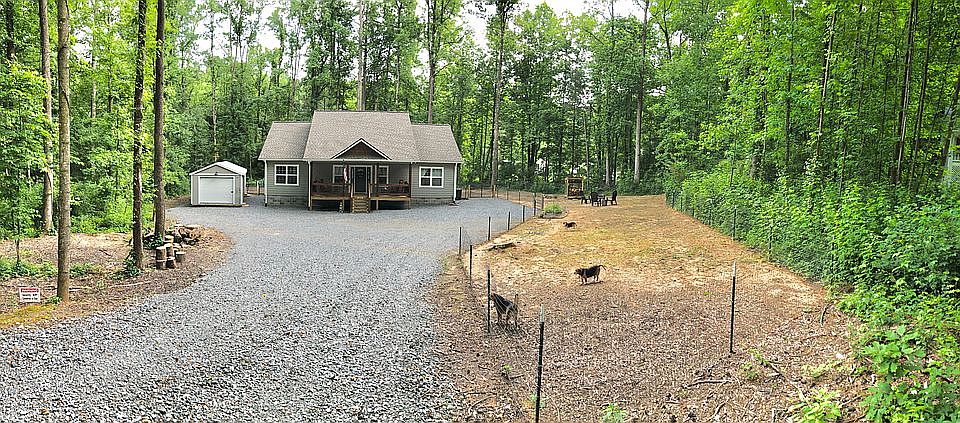 .92 acres & fencing for pets