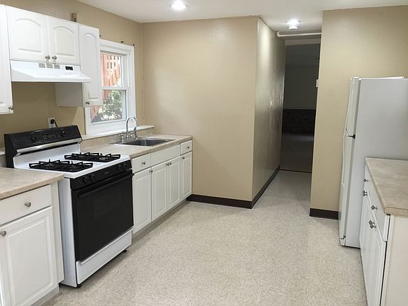 5th image of 8 E Stemmer Ln #1