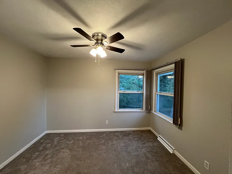 4 Mandalay Dr — Photo 10