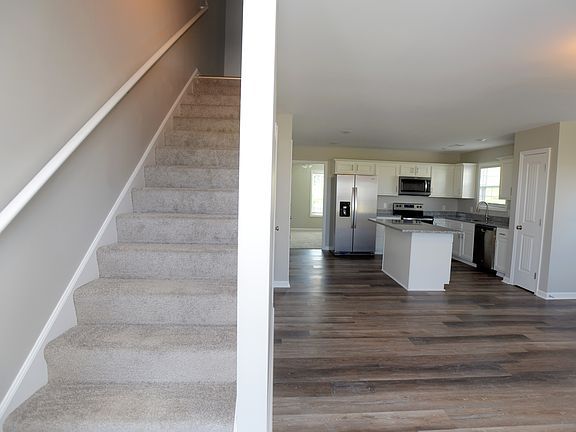 4th image of 2044 Dolly Dr