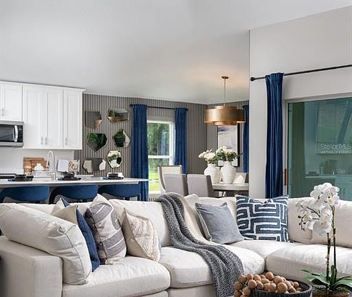 7th image of this home
