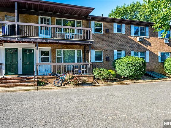 3rd image of 55 Gills Ln Unit 28