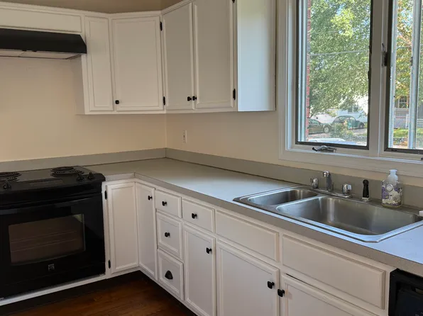 27 Rossi Ave #27, Pawcatuck, CT 06379