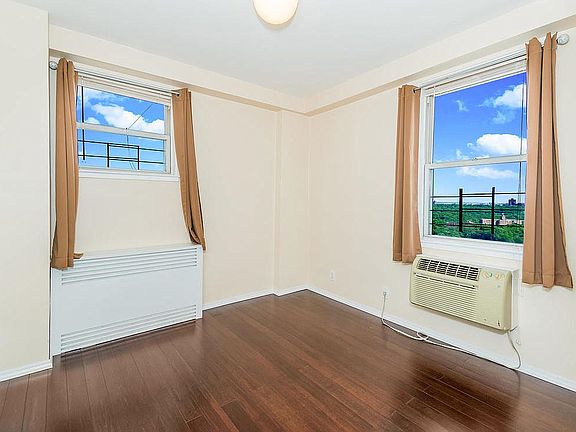 3rd image of 5800 Arlington Ave APT 18F