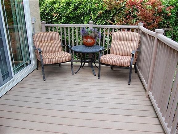 3rd image of 507 Rolling Oak Ct