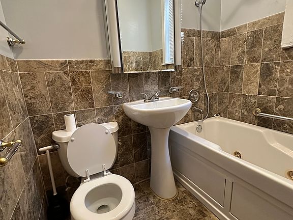 4th image of 3759 N Damen Ave #2F