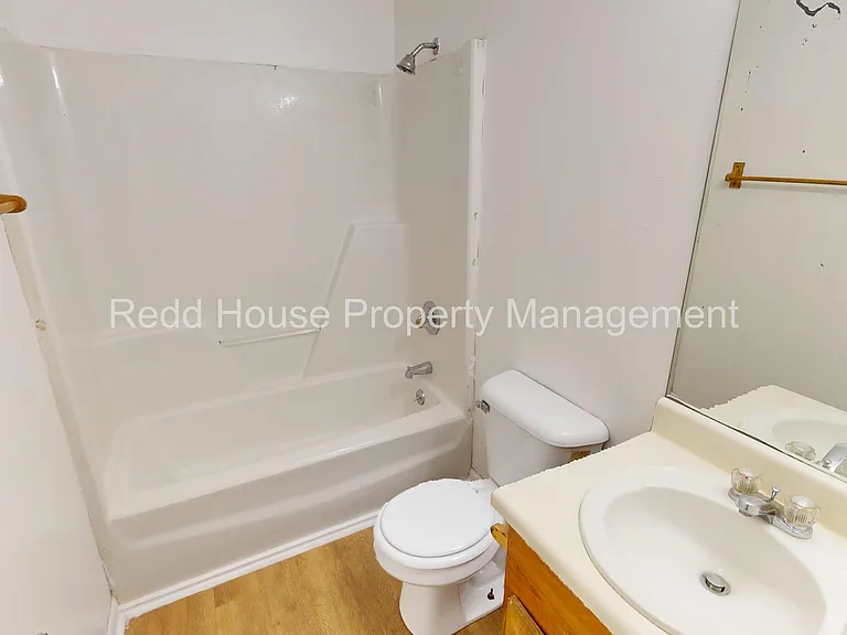 111 Oak Ridge Dr — Photo 12