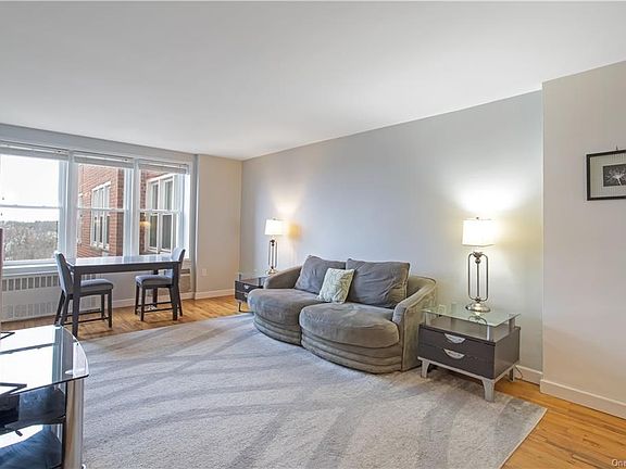 5th image of 21 Fairview Ave APT 316