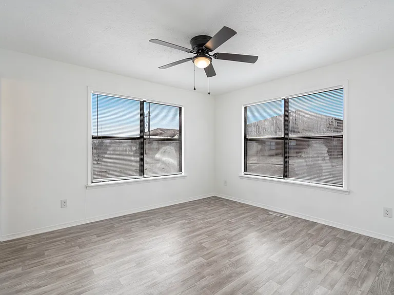 722 Brett Cir — Photo 15