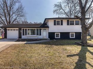 1827 Kingston Ln, Schaumburg, IL