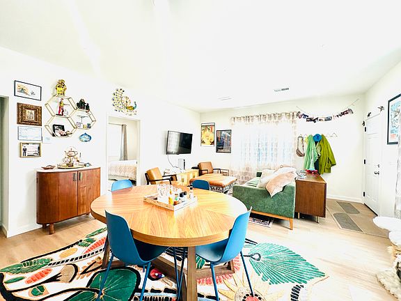 4th image of 2852 Rosanna St #2852