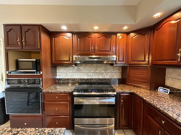 3rd image of 131 Scott Addition Dr