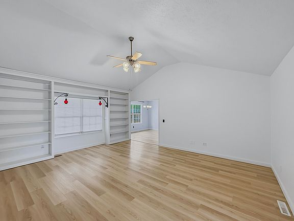 3rd image of 338 S Canton Avenue