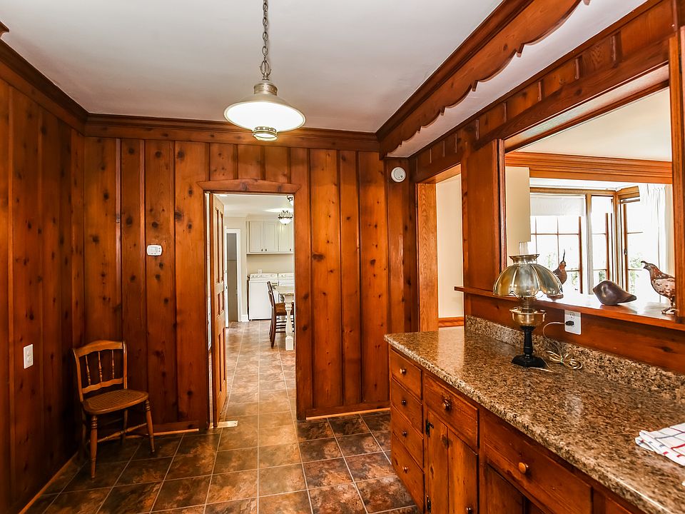 Butler's Pantry/Breakfast