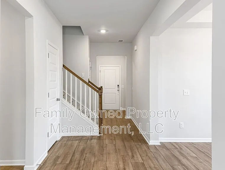 2048 Longhorn Ln — Photo 13