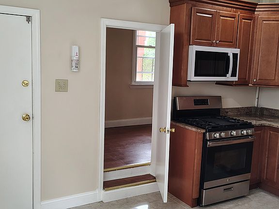 2nd image of 218 Belmont Ave Floor 1