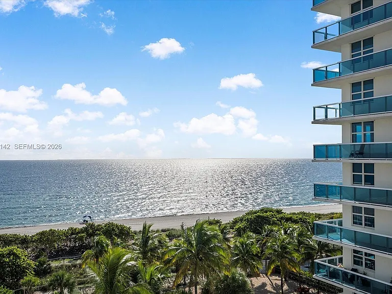 9225 Collins Ave #706 — Photo 2