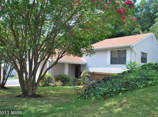 134 Avondale Dr, Sterling, VA 20164