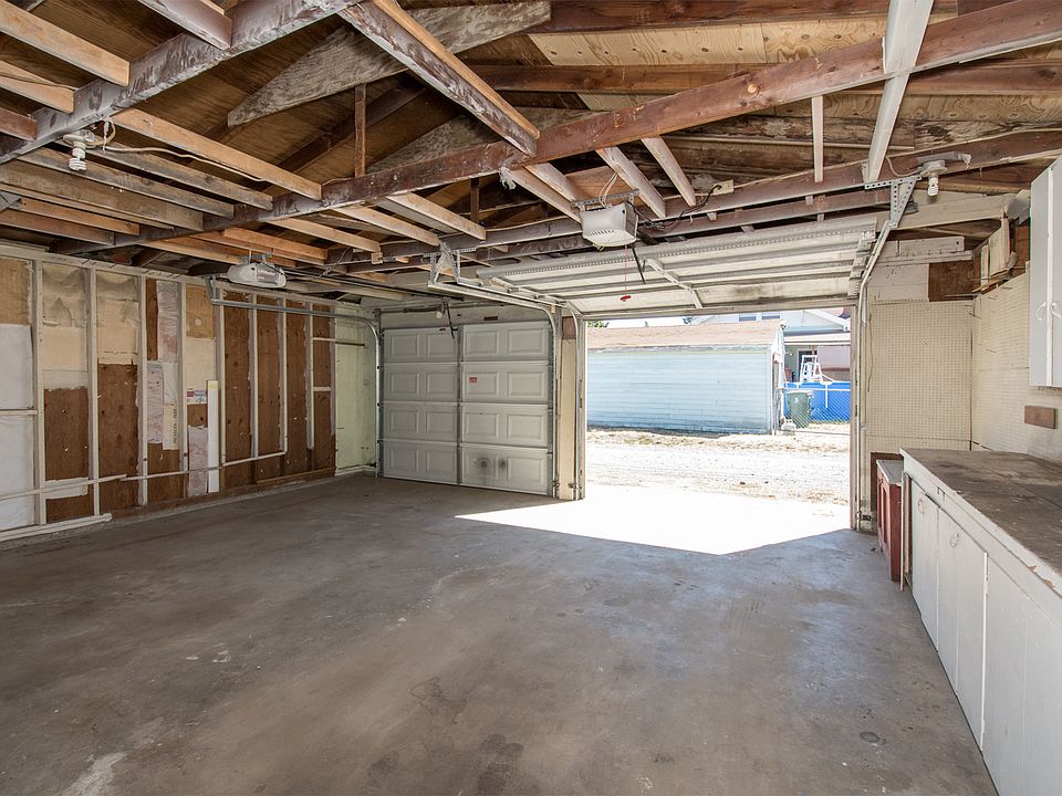 2nd image of 6841 S Lawrence St