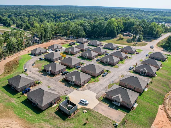 101 Quiet Pine Cir, Oxford, MS