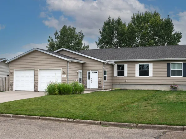 107 16th St NW, Beulah, ND 58523