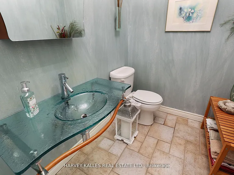 18 La Rose Ave #Townhouse 16 — Photo 6