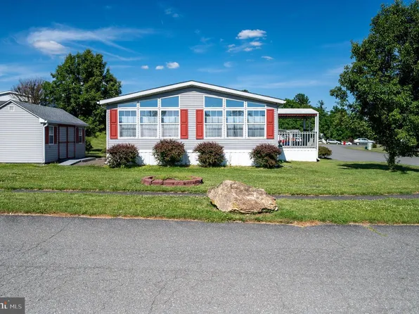 500 Caravelle Ln, Reading, PA 19606