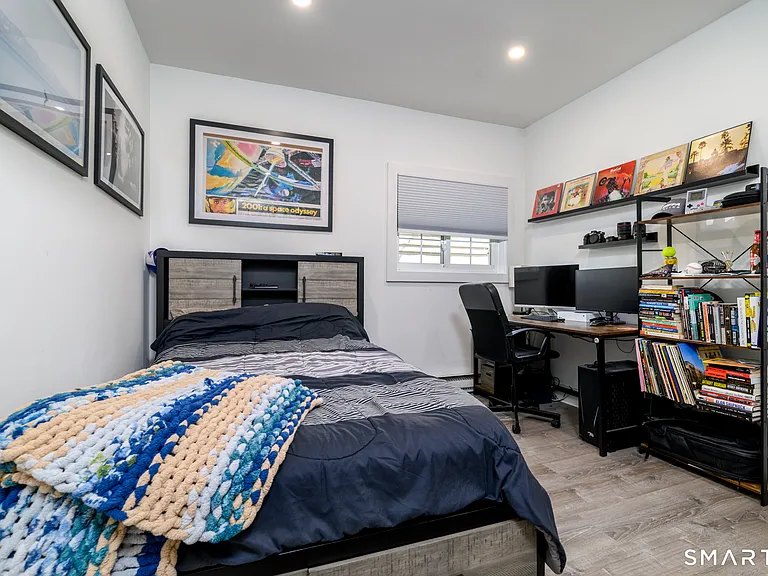 750 Cove Rd #5 — Photo 11