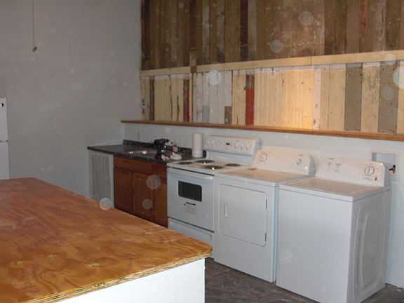 4th image of 2727 Market St APT 2