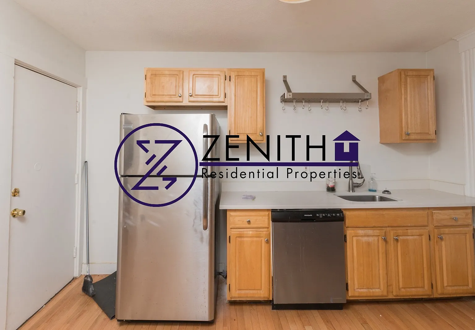 4 bed, 1200 sqft, $3,000 — Photo 3
