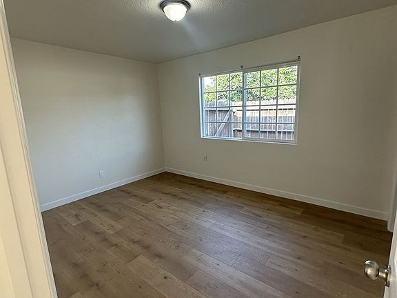 4th image of 130 Surfside Dr #3