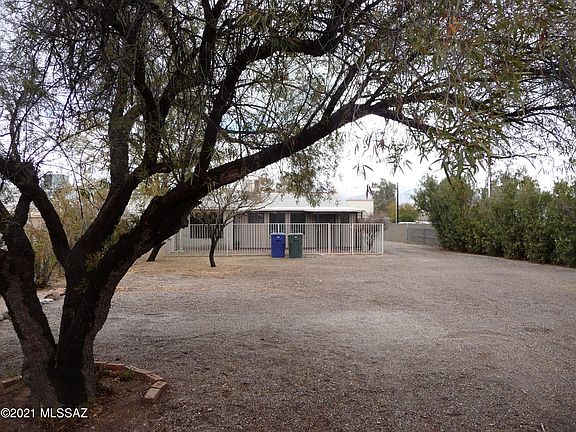 3rd image of 3432 E Fort Lowell Rd