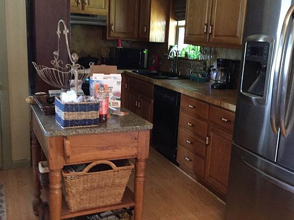 5th image of 529 Bentley Dr